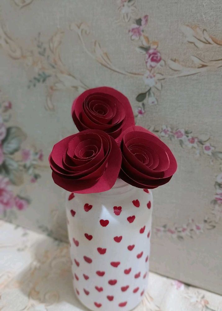 DIY Paper Rose Bouquet With Heart Patterned Vase
