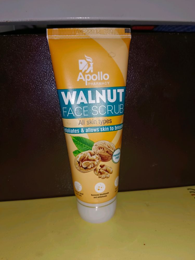 Apollo Walnut Face Scrub