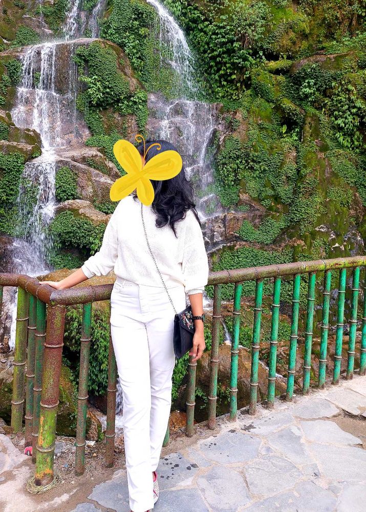 H &amp; M White jumper