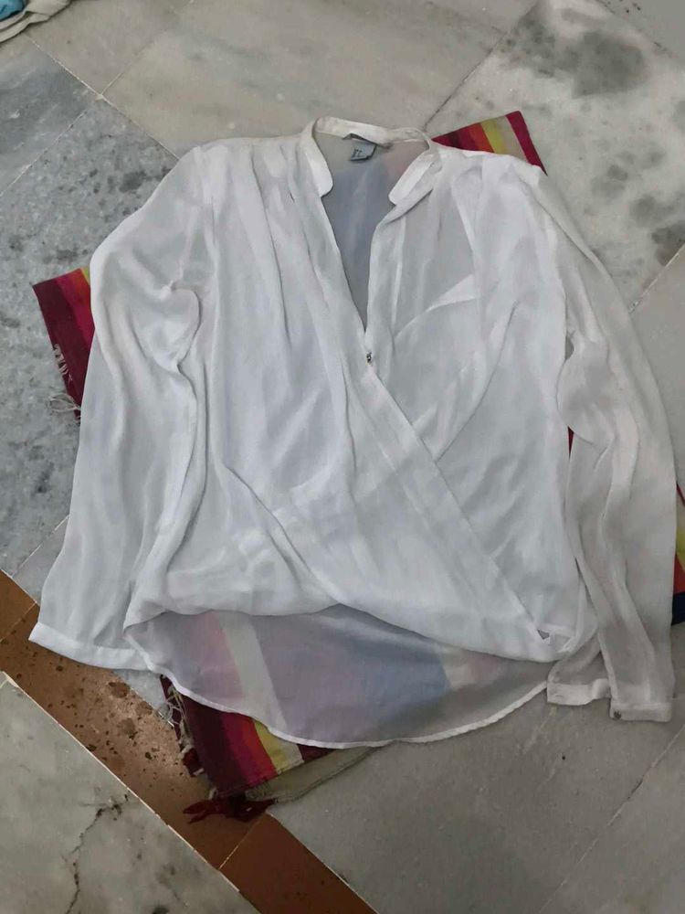 H&amp;M. White Wrap Top