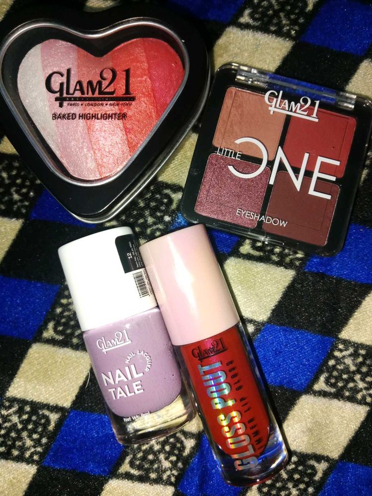 Glam 21 Eyeshadow Palette And Lip Gloss