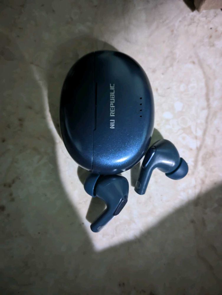 Nu Republic Earbuds Headphone
