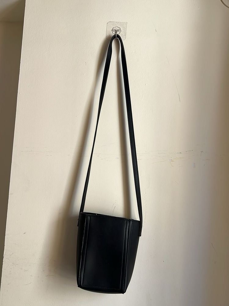 Chic Black Crossbody Bag