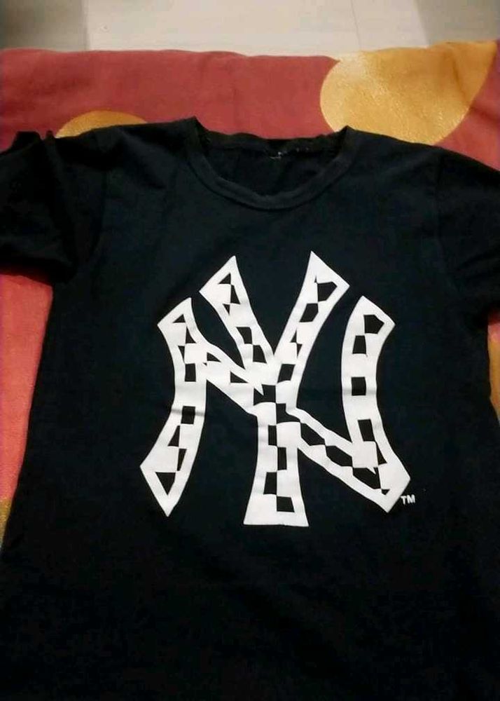NY Yankees Graphic Tee