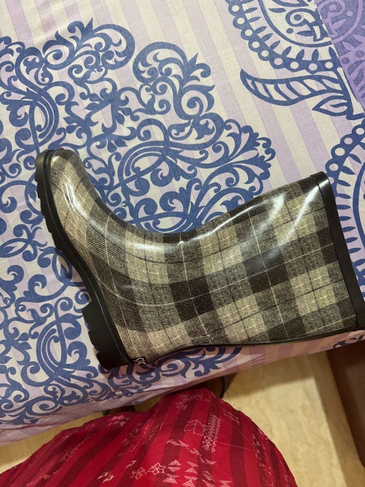 Black And White Boots