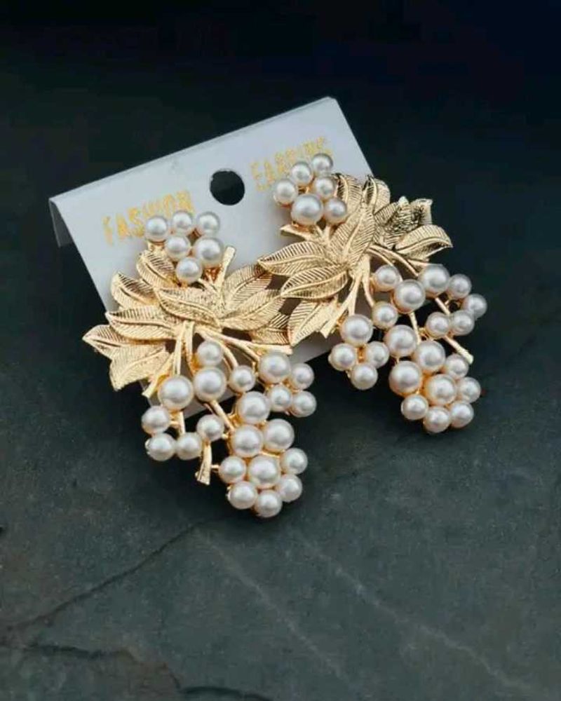 Pearl &amp; Gold Earrings