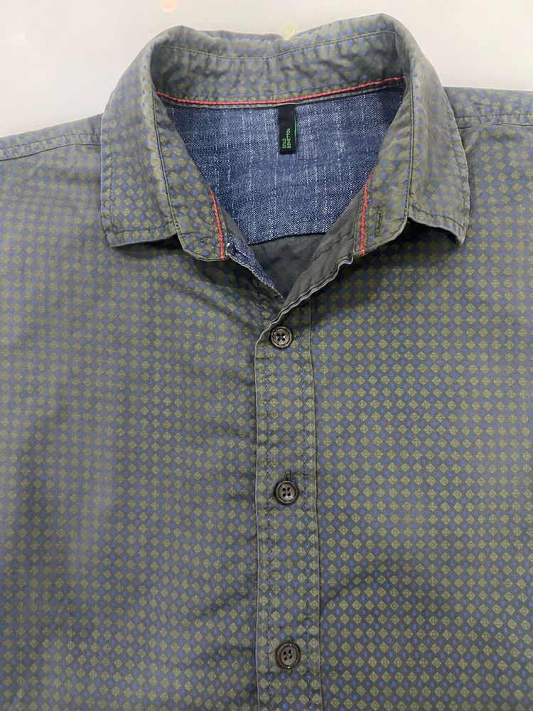 😍United Colors of Benetton Shirt