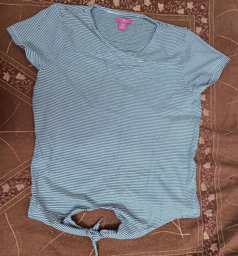 Front Knotted Tshirt