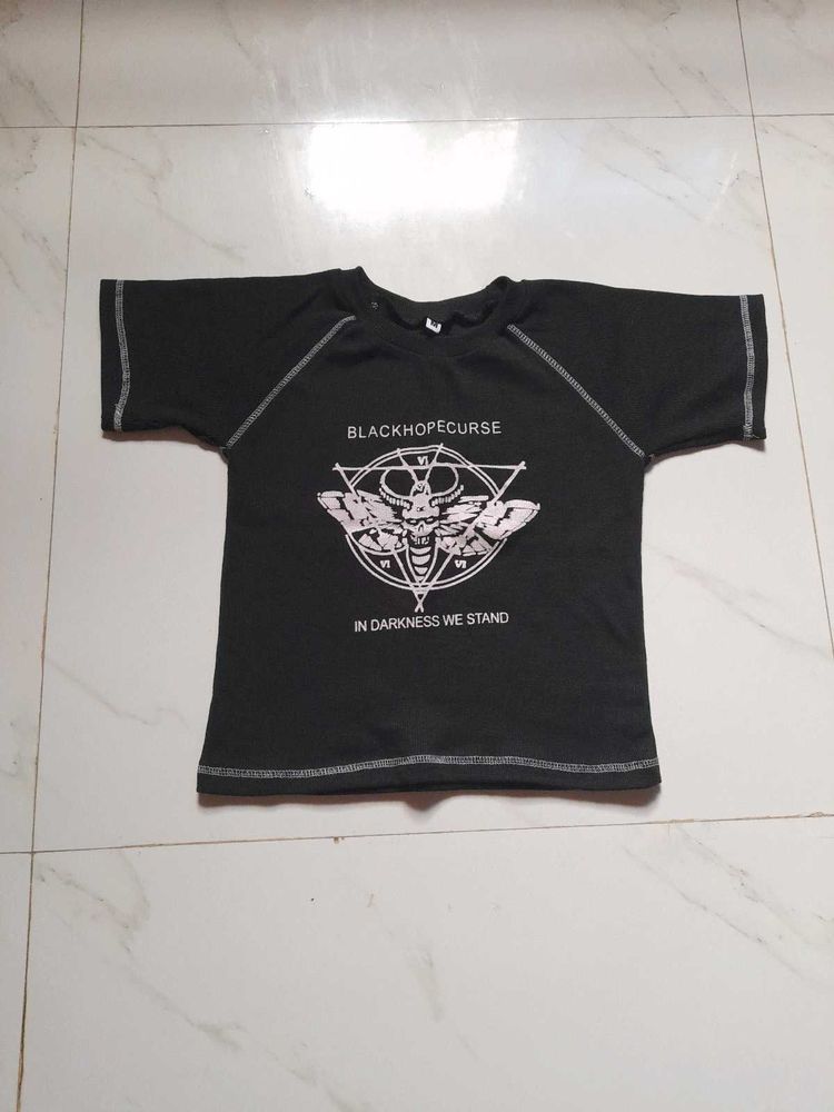 Black Crop Top .