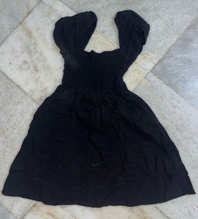 🔈Black Shirred Mini Dress🔈