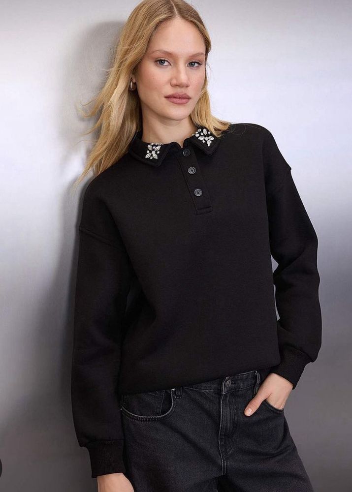 Black Embellished Collar knitted Top