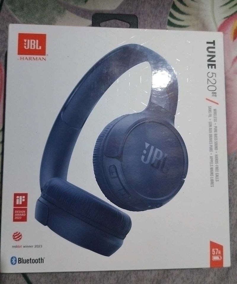 JBL Tune 520BT Wireless On Ear Headphones with Mic