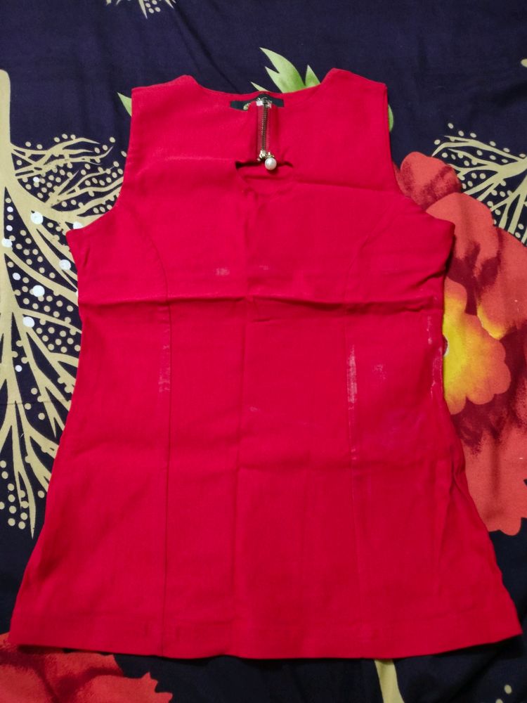 Sleeveless Red Beautiful Top With Heart Shape ❤️