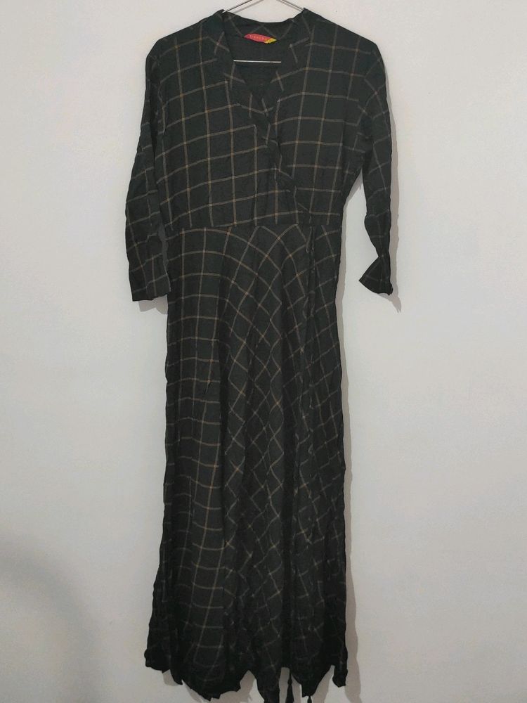 Vishudh Black dress