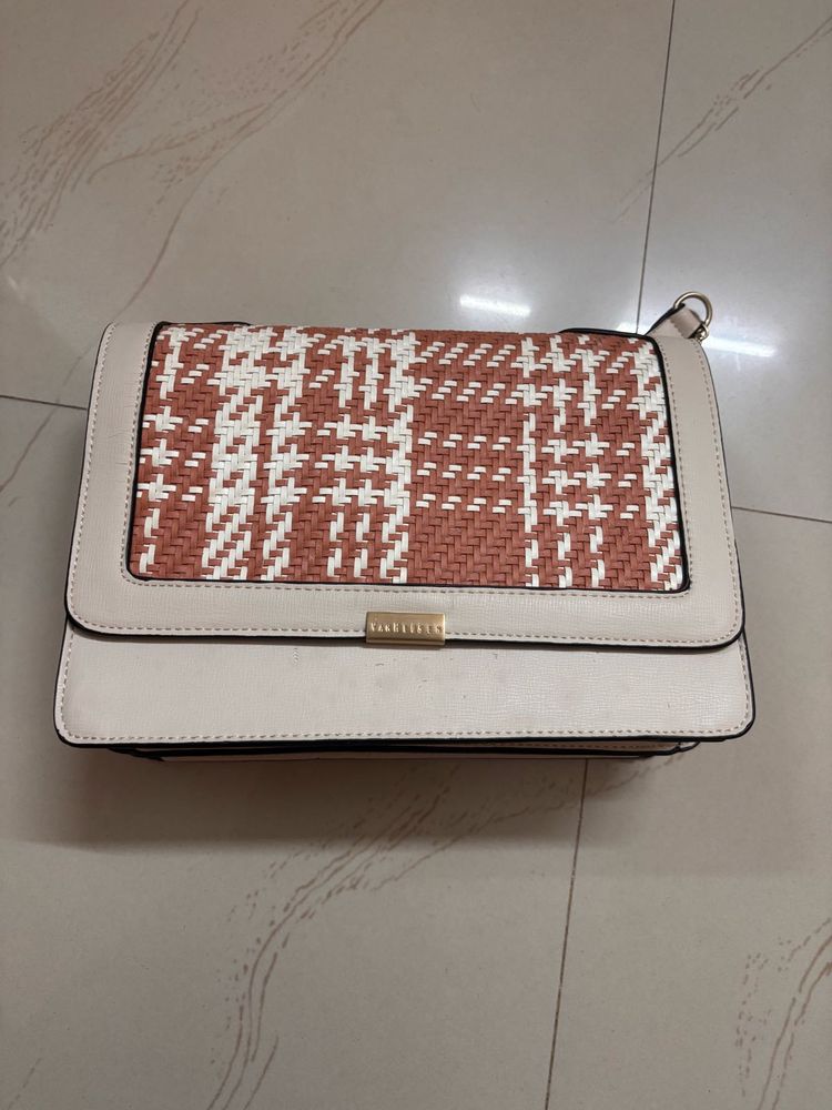 “Van Heusen” Handbag 👜