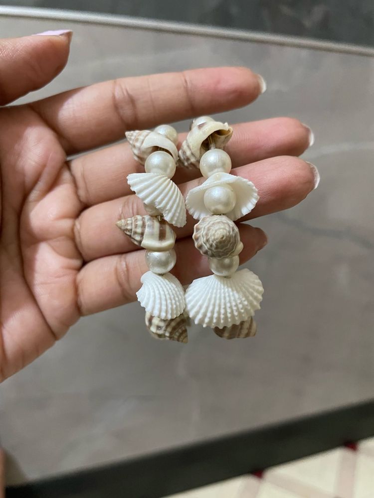Seashell Pearl Earrings