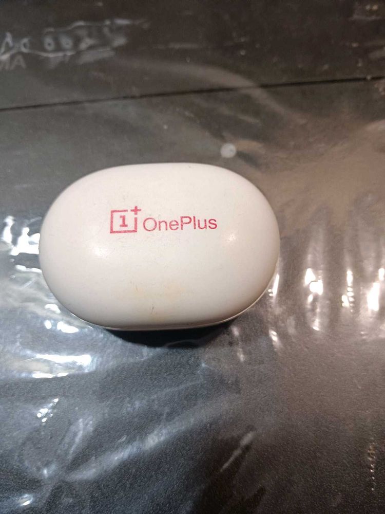 OnePlus copy earbuds