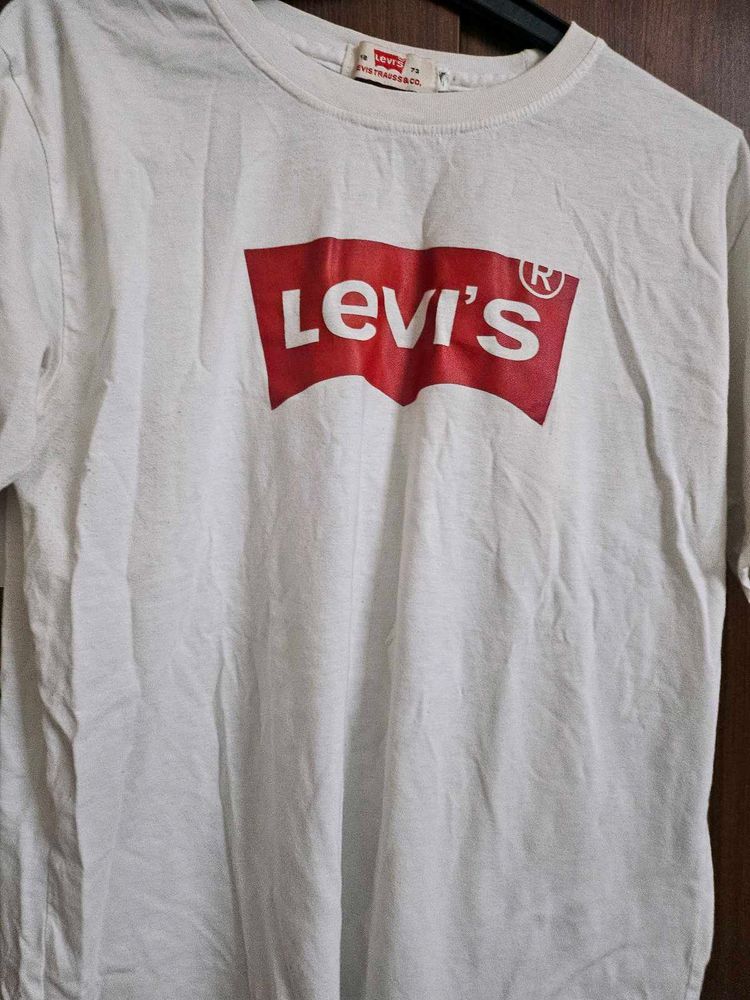 Levi&#39;s Tshirt