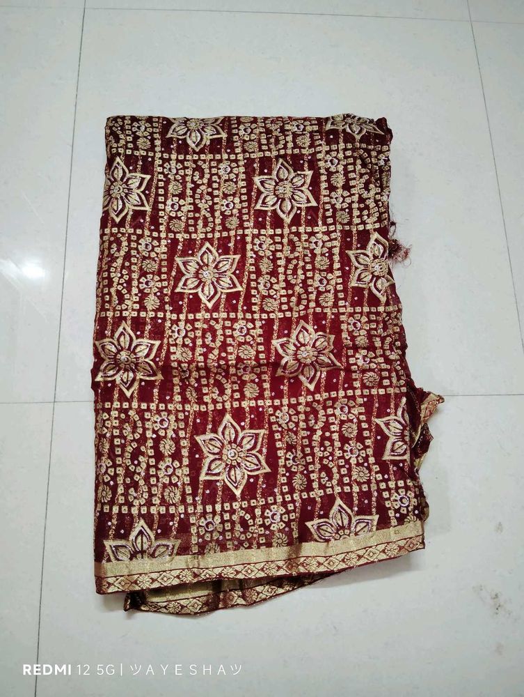 Maroon &amp; Gold Embroidered Bandani Saree