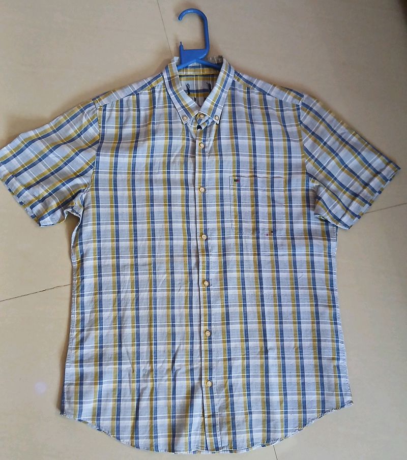 Peter England Men&#39;s Checked Formal Shirt
