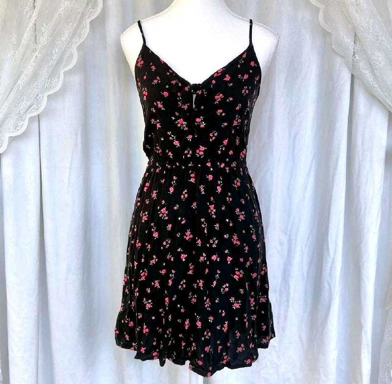 H&amp;M Tie-up Dress