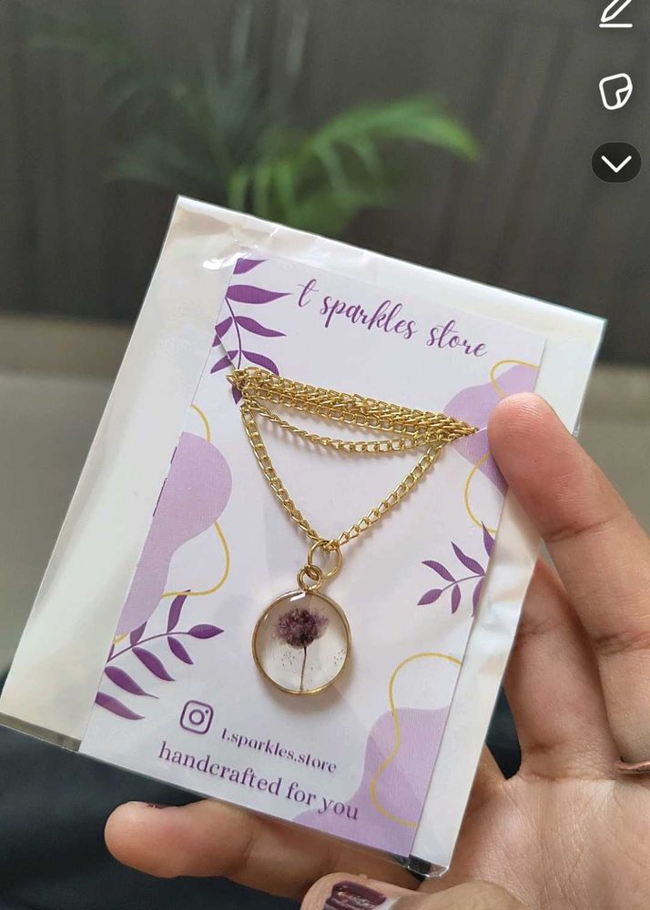 Resin Flower Necklace