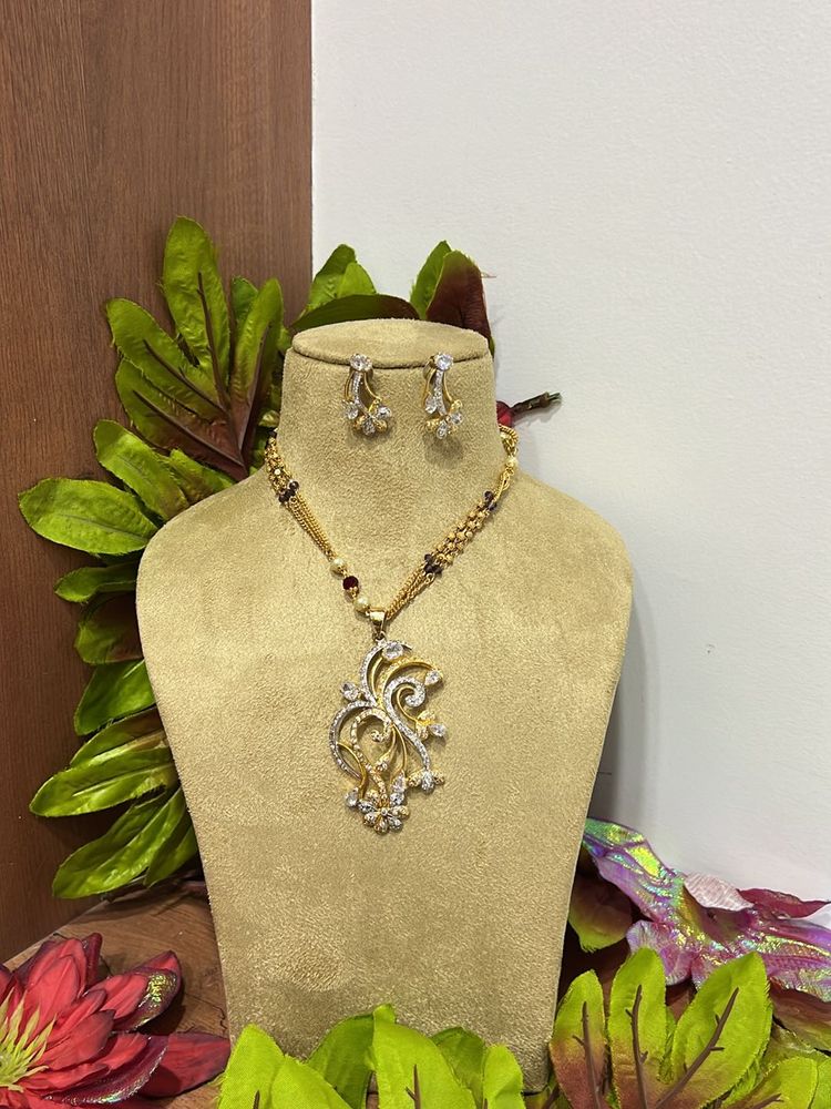 Elegant Gold Plated Necklace Set