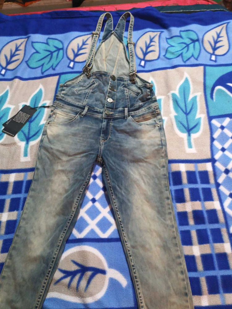 Denim jumpsuit - Trendy &amp; Comfy!