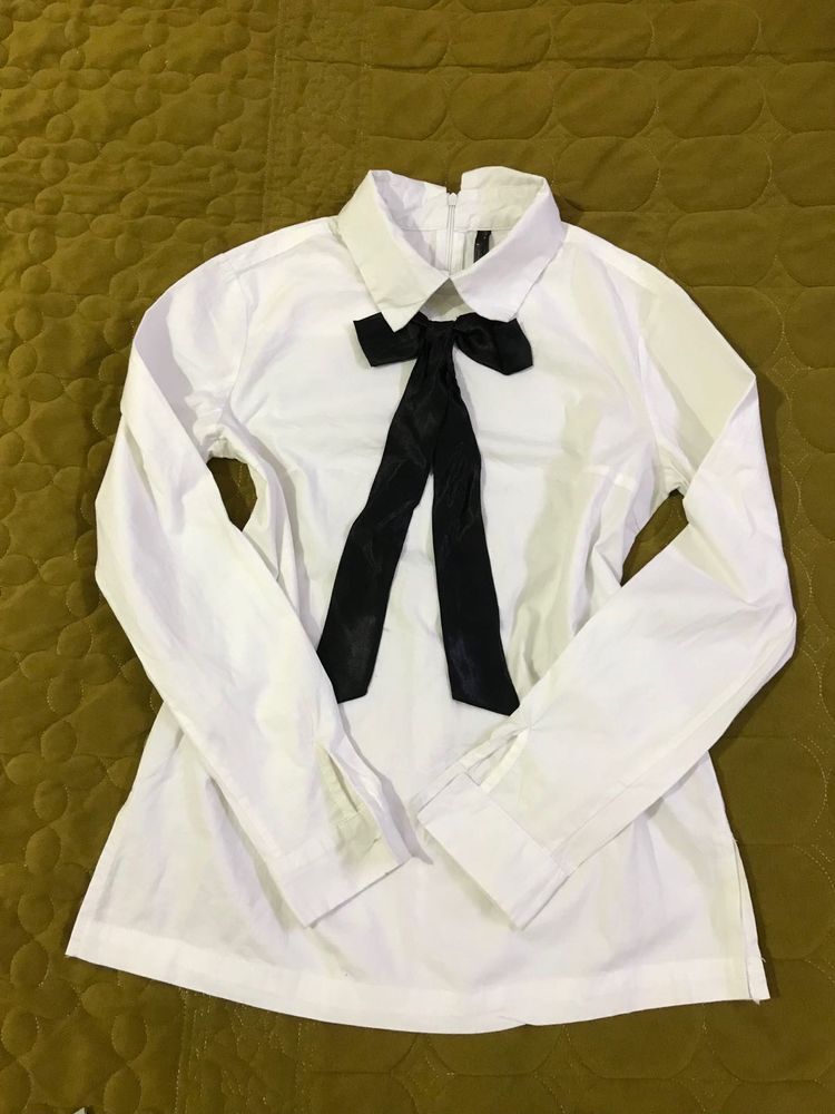 Stretchy White Collared Top Fits B-32-36
