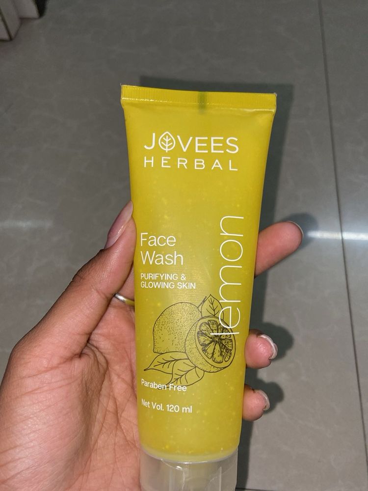 Jovees Lemon Face Wash