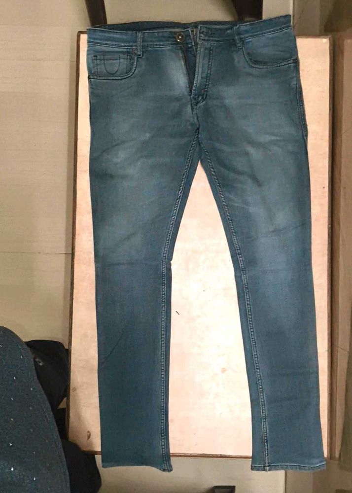 Light Wash Slim Fit Jeans