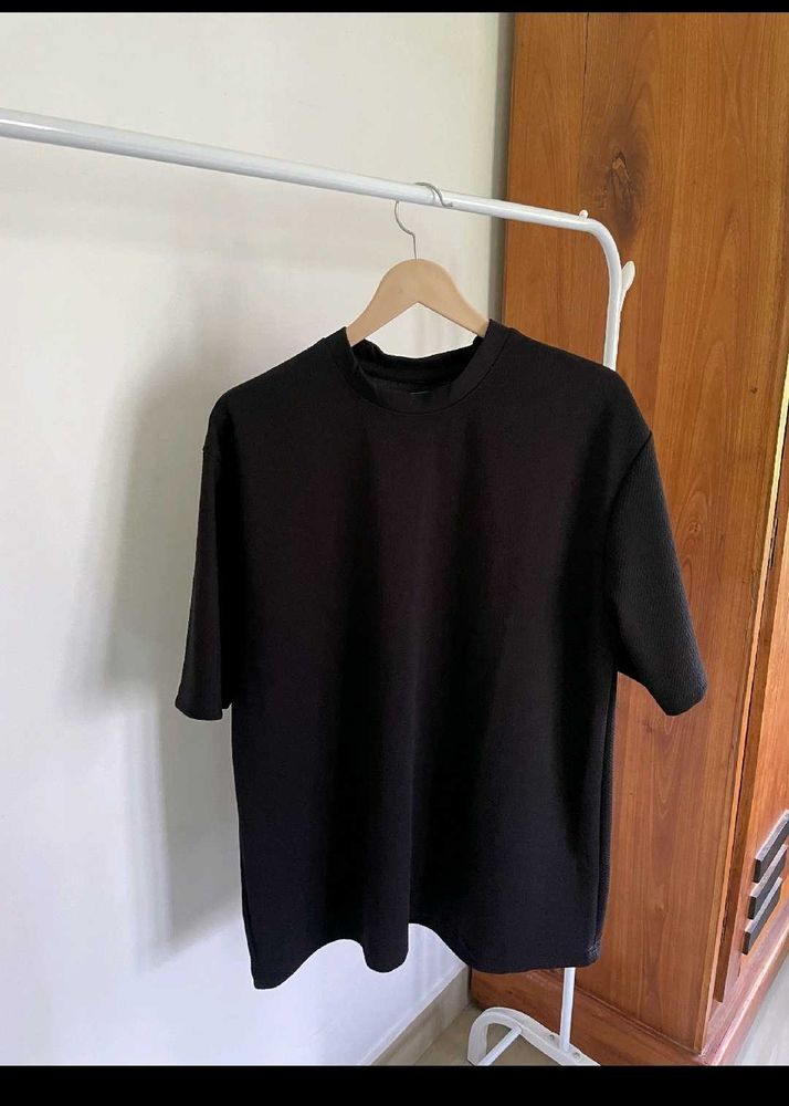 BASIC Black Tshirt