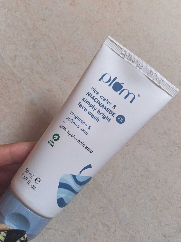 Plum Rice Water And Nicinamide Bright Facewash 😍♥