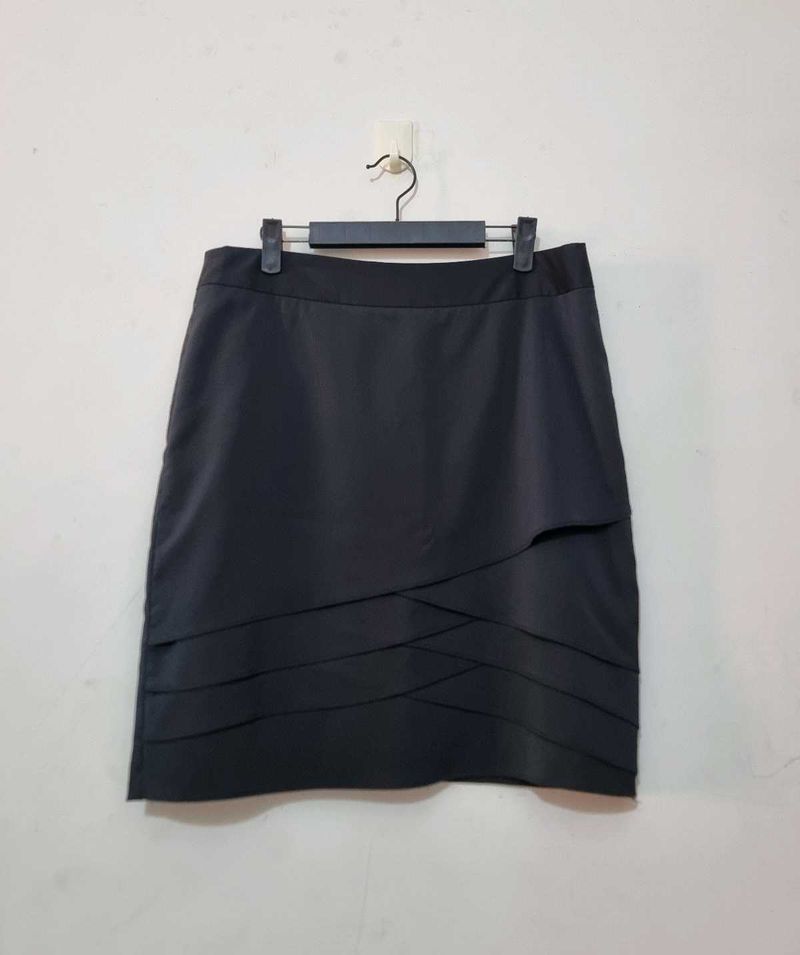 Chic Black Skirt