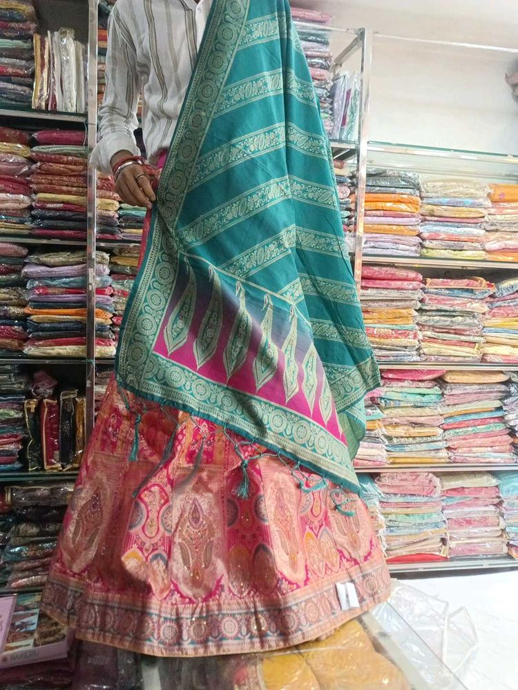 Elegant Lehenga Choli Set (Issue)