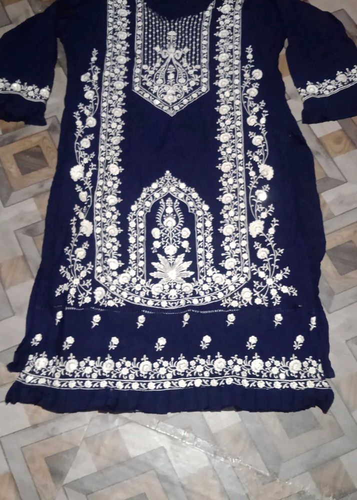 Elegant Embroidered Kurta