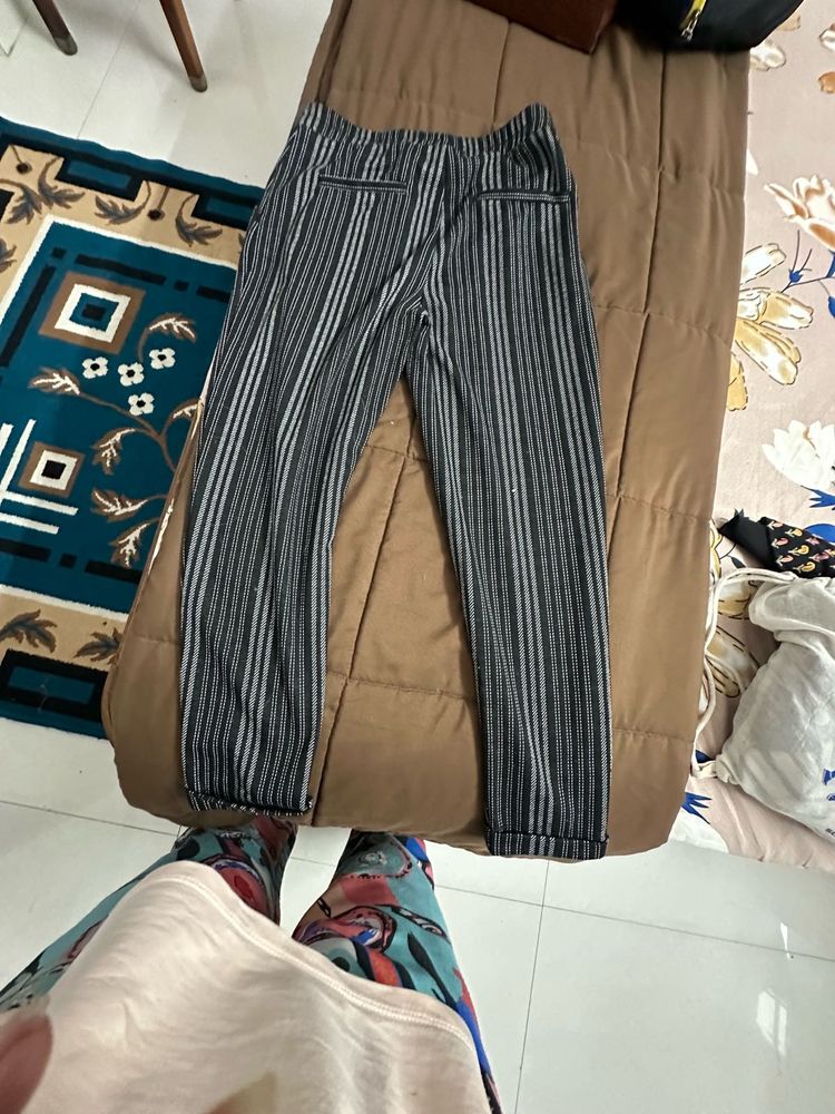 Chic Striped Women&#39;s Jeans &amp; Pants