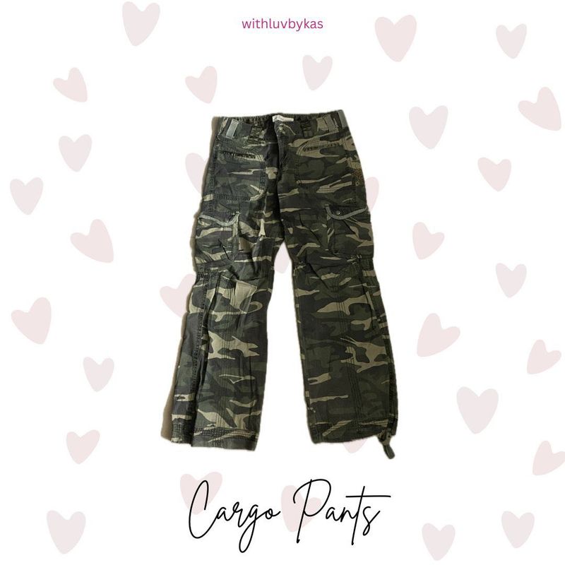 Cargo Pants with details