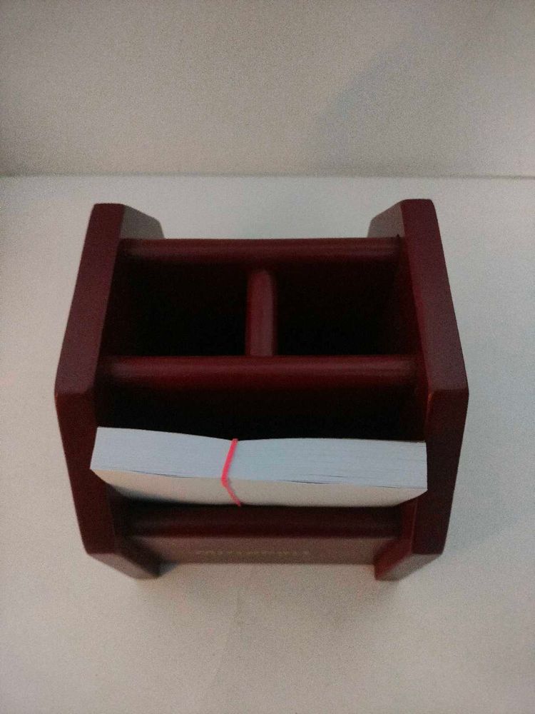 Primium Wooden Pen Stand