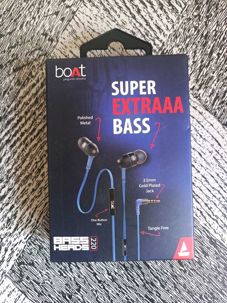 boAt BassHeads 220 Earphones