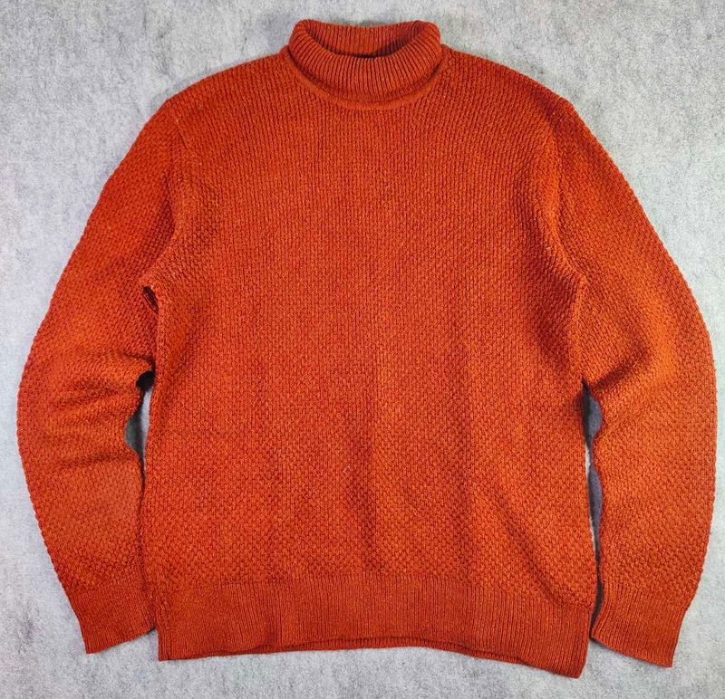 Uniqlo Male Solid Turtleneck Pullover - Chest 42