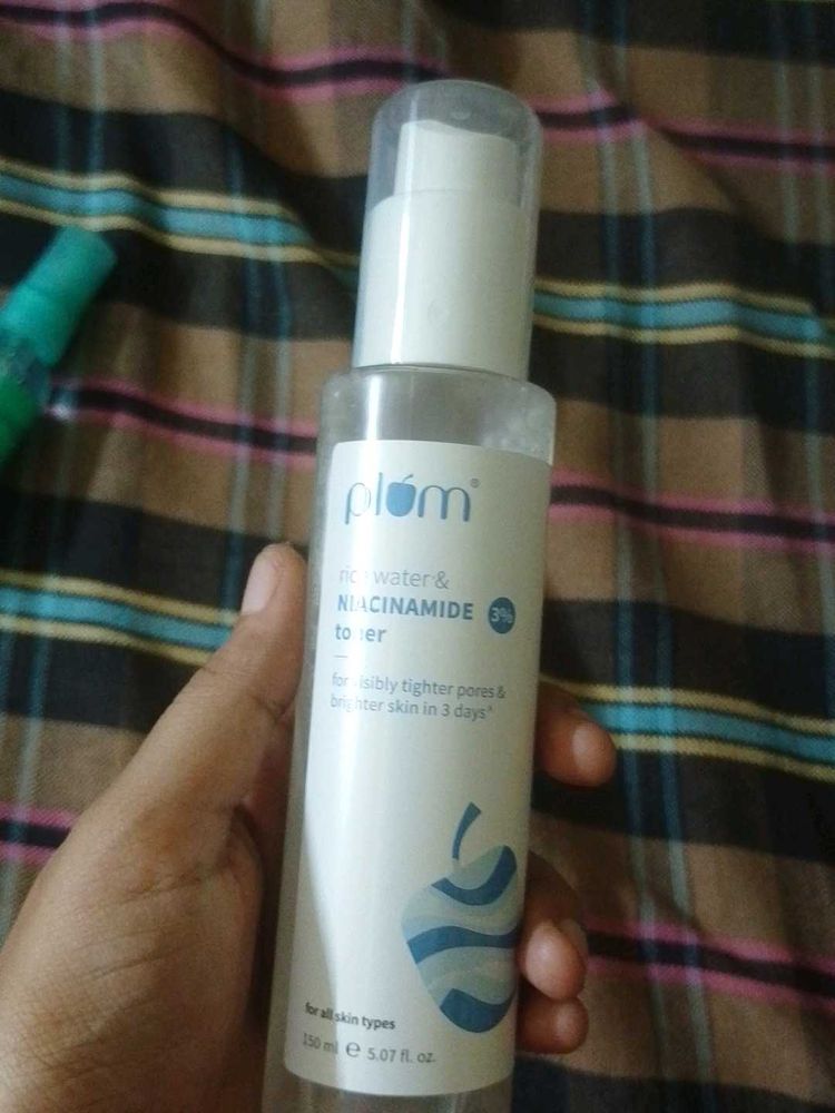 Plum Niacinamide Toner