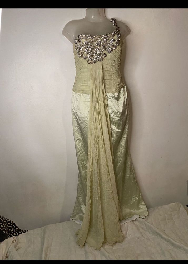 Elegant One-Shoulder Gown