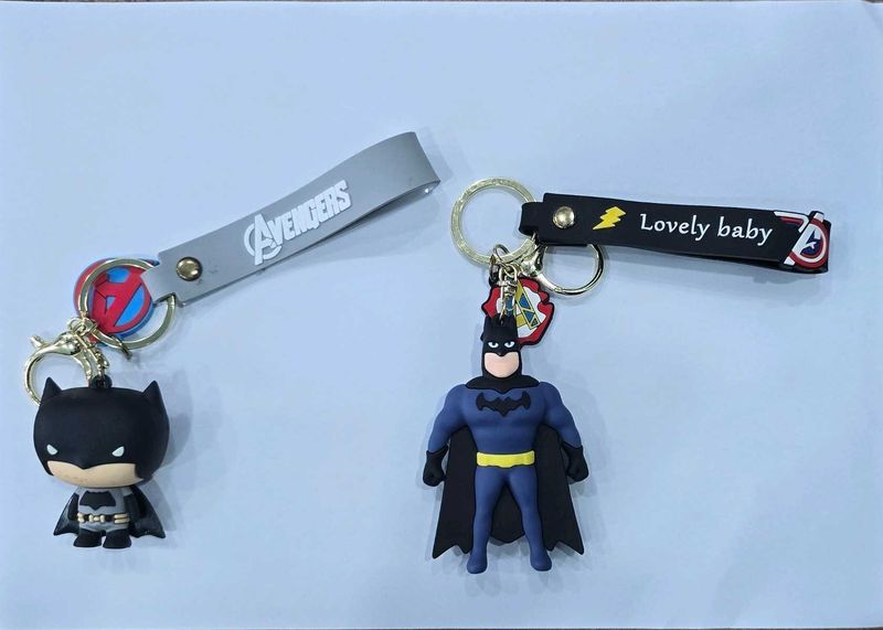 BATMAN KEYCHAINS SET OF 2