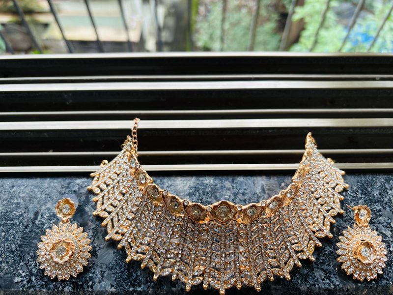 Sparkling Gold-Tone Jewelry Set 🤌❤️