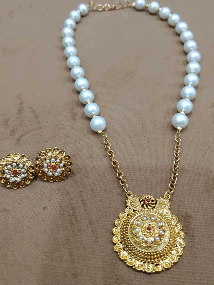 Pearl Necklace Set