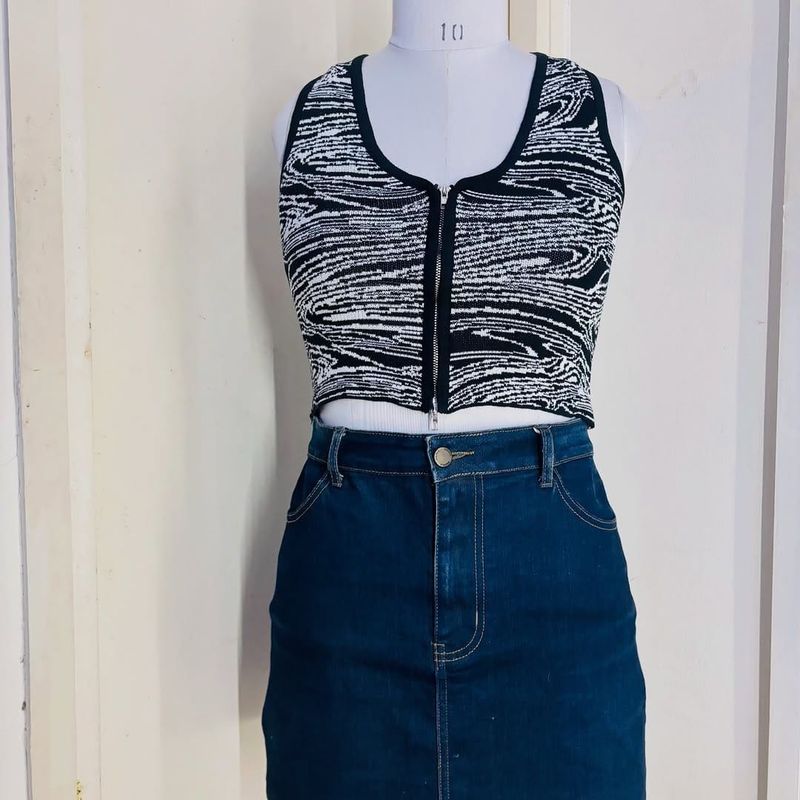 Black &amp; White Zip-Up Crop Top