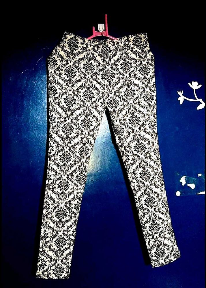 Skinny Jeans ( Balck &amp; White, Stretchable)