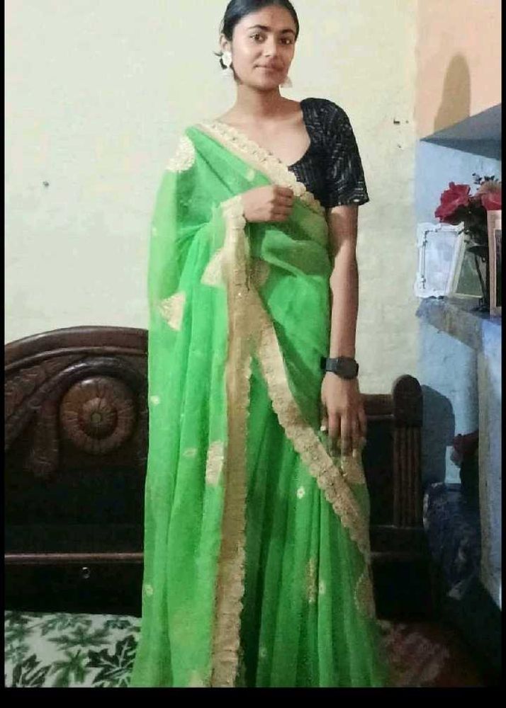 Wedding Wear Saree With Blouse Available