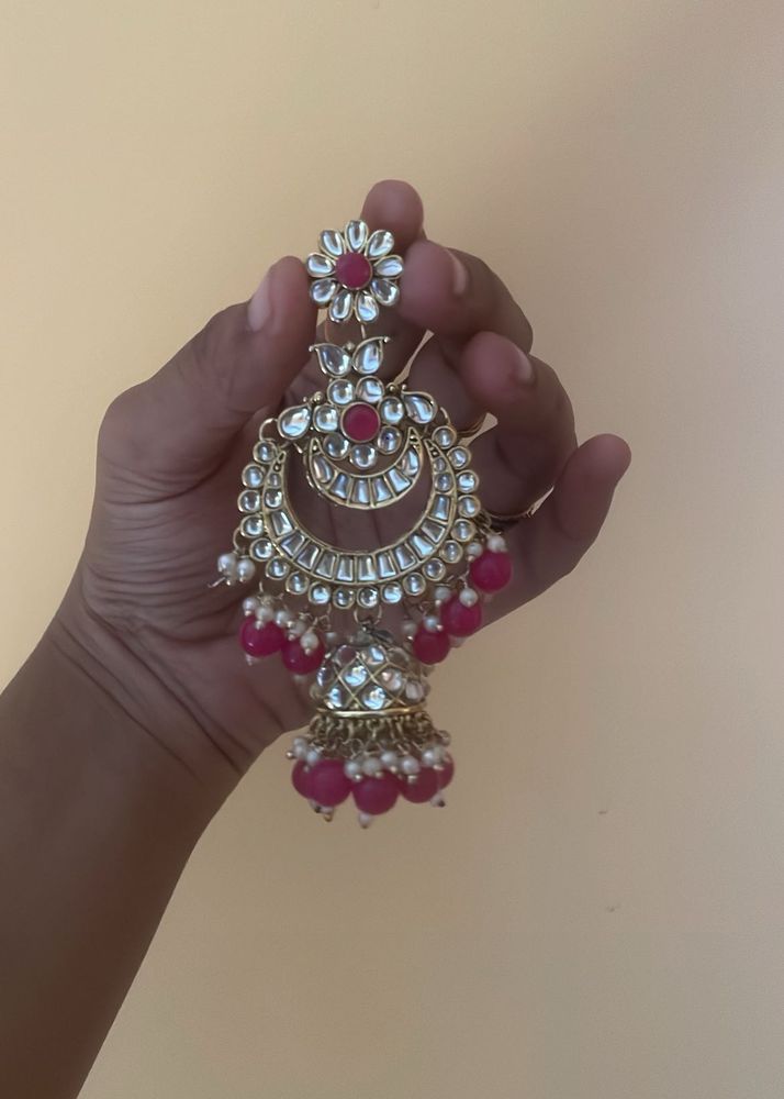 bridal necklace set .